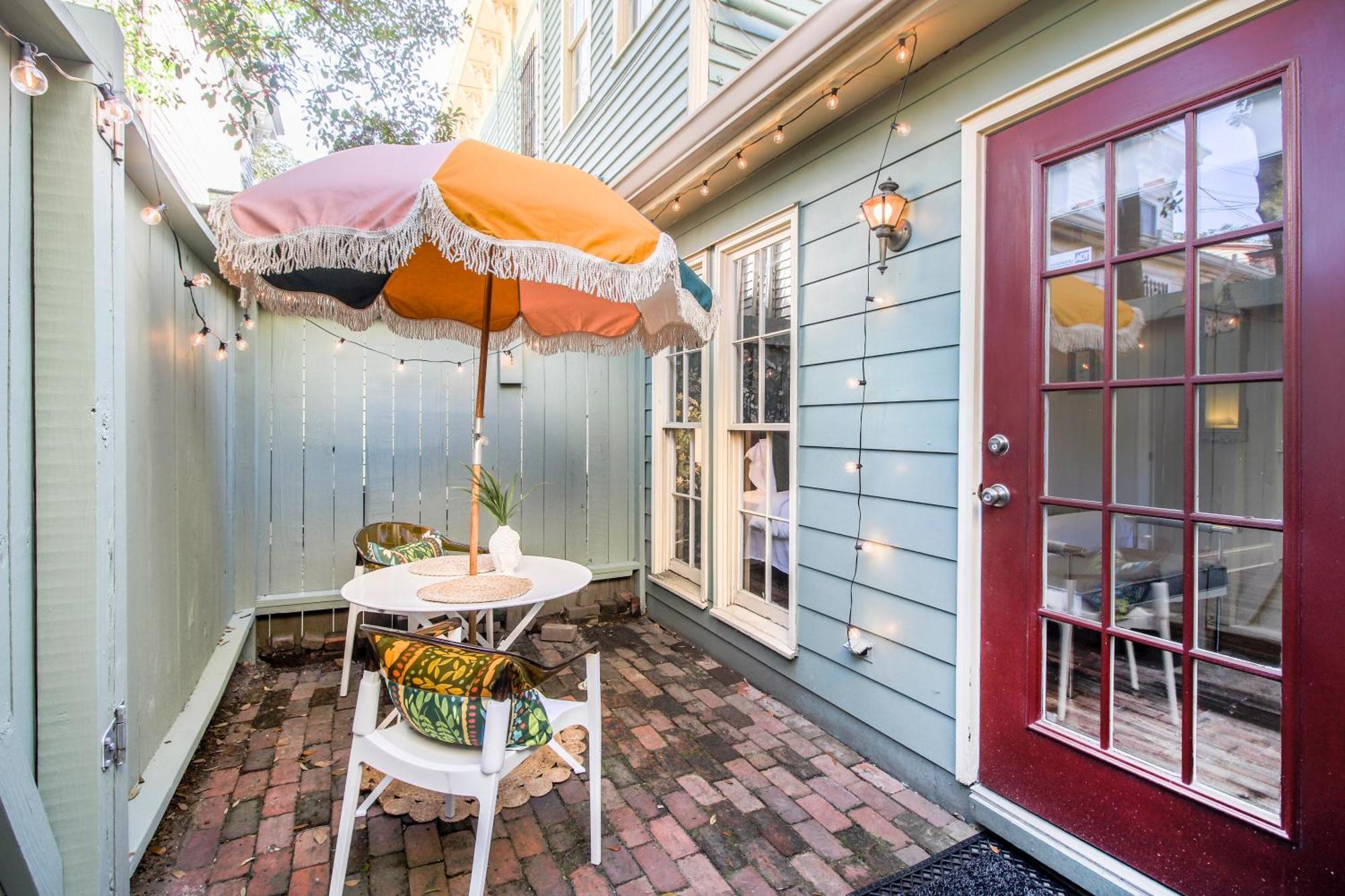 Private Patio Retreat In Charming Downtown Lejlighed Savannah Eksteriør billede