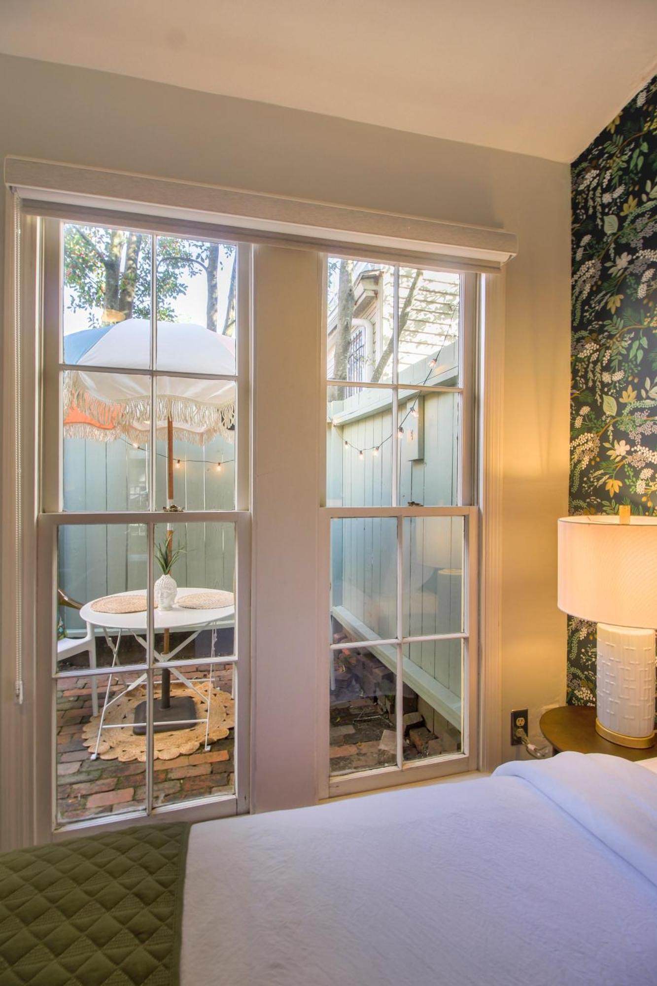 Private Patio Retreat In Charming Downtown Lejlighed Savannah Eksteriør billede